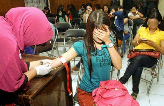 Awas, PSK Terindikasi HIV Mangkal di Kota Mojokerto Awas, PSK Terindikasi HIV Mangkal di Kota Mojokerto