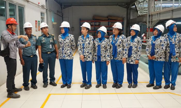 Pengurus Cabang 5 Korcab XIII DJA II Lanal Kotabaru Kunjungi Pabrik Kelapa Sawit di Tarjun Pengurus Cabang 5 Korcab XIII DJA II Lanal Kotabaru Kunjungi Pabrik Kelapa Sawit di Tarjun