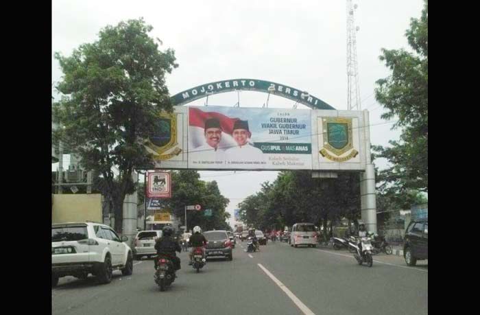 Fenomena Sepinya Politik, Mojokerto Minus Gambar Paslon Wali Kota Fenomena Sepinya Politik, Mojokerto Minus Gambar Paslon Wali Kota