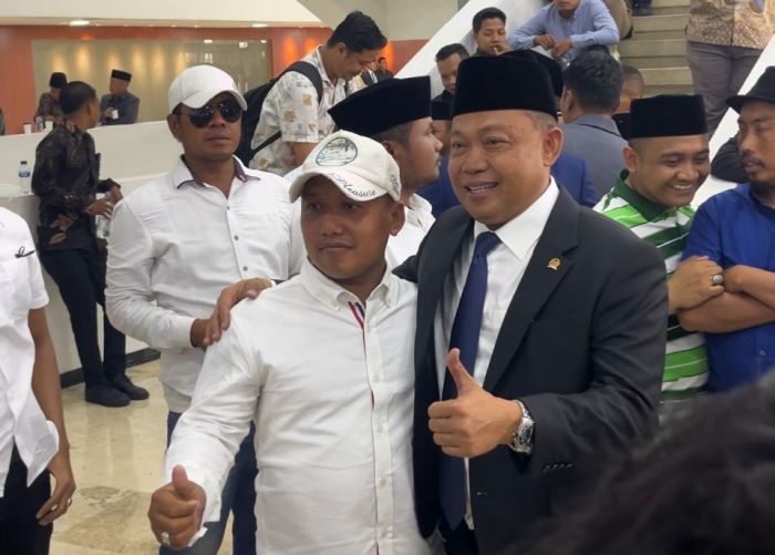 Ratusan Warga Madura Ramaikan Pelantikan Syafiuddin Jadi DPR RI Kedua Kalinya di Senayan Ratusan Warga Madura Ramaikan Pelantikan Syafiuddin Jadi DPR RI Kedua Kalinya di Senayan