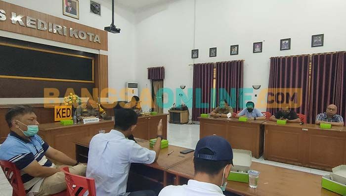 Empat Organisasi Jurnalis di Kediri Minta Panpel Persik Minta Maaf Empat Organisasi Jurnalis di Kediri Minta Panpel Persik Minta Maaf