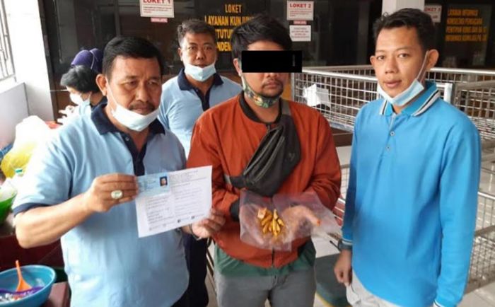 Petugas Rutan Medaeng Gagalkan Penyelundupan Narkotika dalam Perut Ikan Mujair Petugas Rutan Medaeng Gagalkan Penyelundupan Narkotika dalam Perut Ikan Mujair