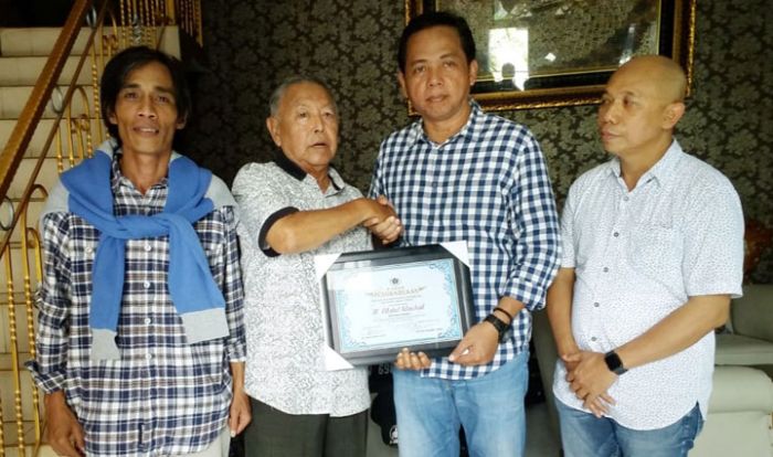 Lagi, PWI Jatim Sambangi Tiga Wartawan Senior Lagi, PWI Jatim Sambangi Tiga Wartawan Senior