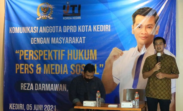 Perangi Hoaks, IJTI dan Anggota DPRD Kota Kediri Gelar Diskusi Perspektif Hukum Pers dan Medsos Perangi Hoaks, IJTI dan Anggota DPRD Kota Kediri Gelar Diskusi Perspektif Hukum Pers dan Medsos