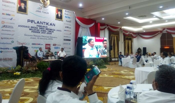 Disaksikan Gubernur, Pengurus AMSI Jatim 2017-2020 Dilantik di Grahadi Disaksikan Gubernur, Pengurus AMSI Jatim 2017-2020 Dilantik di Grahadi