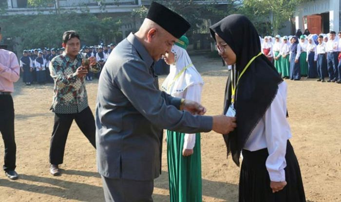 ​Awal Masuk Sekolah, Plt Bupati Malang Jadi Inspektur Upacara di NUIS