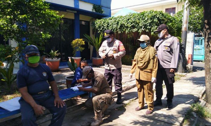 PPKM Diperpanjang, Tiga Pilar Tandes Getol Razia Yustisi di Terminal Balongsari Surabaya PPKM Diperpanjang, Tiga Pilar Tandes Getol Razia Yustisi di Terminal Balongsari Surabaya