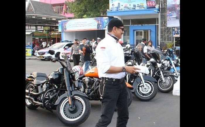 HDCI Malang Bagi-bagi 1.000 Takjil di Alun-alun Kota Batu HDCI Malang Bagi-bagi 1.000 Takjil di Alun-alun Kota Batu