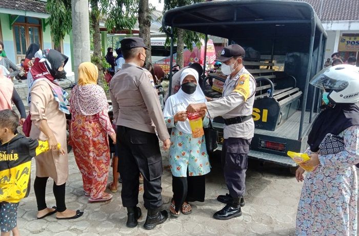 Divaksin Dapat Minyak Goreng Gratis, Cara Polres Magetan Tarik Minat Vaksinasi Masyarakat