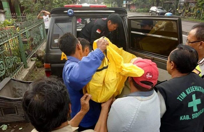 Sesosok Mayat Gantung Diri Gegerkan Balongbendo Sidoarjo Sesosok Mayat Gantung Diri Gegerkan Balongbendo Sidoarjo