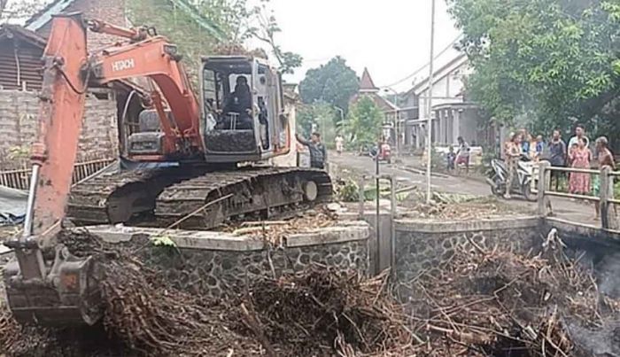Cegah Banjir, DPUPR Jombang Normalisasi Sejumlah Sungai Cegah Banjir, DPUPR Jombang Normalisasi Sejumlah Sungai
