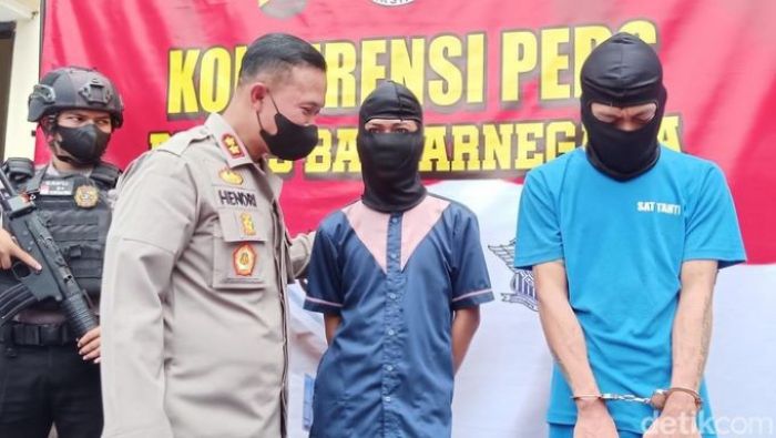 Geger Video Gay, Direkam di Sawah, Pemainnya Siswa SMA, Dijual Rp 150 Ribu Geger Video Gay, Direkam di Sawah, Pemainnya Siswa SMA, Dijual Rp 150 Ribu