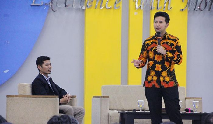 Emil Dardak Ajak Mahasiswa FE Unair Integrasikan Social Action