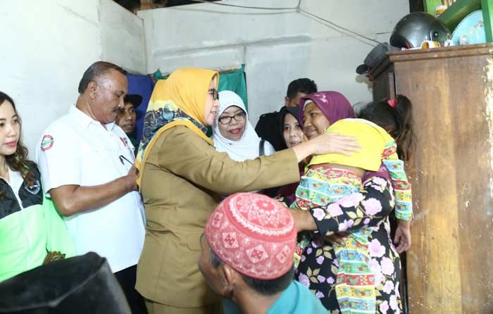 Bunda Indah Salurkan Bantuan Bagi Balita Kelainan Jantung Sejak Lahir Bunda Indah Salurkan Bantuan Bagi Balita Kelainan Jantung Sejak Lahir