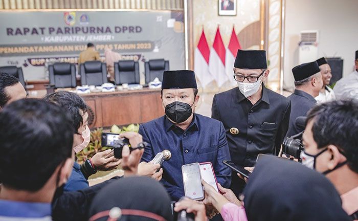 KUA-PPAS 2023 Diteken, Berikut Pesan Ketua DPRD Jember KUA-PPAS 2023 Diteken, Berikut Pesan Ketua DPRD Jember
