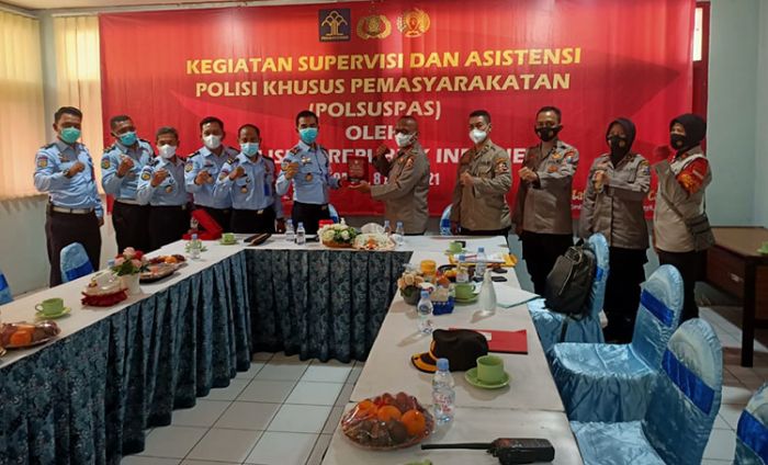 Tingkatkan Kemampuan Petugas, ​Korbinmas Polri Supervisi ke Lapas Kelas I Surabaya