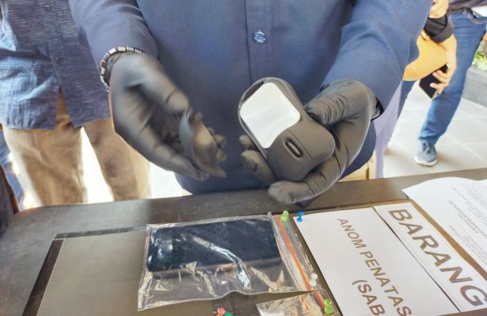 Kelabui Petugas, Pengedar Sabu di Kota Blitar Sembunyikan BB di Dalam Mouse Komputer Kelabui Petugas, Pengedar Sabu di Kota Blitar Sembunyikan BB di Dalam Mouse Komputer