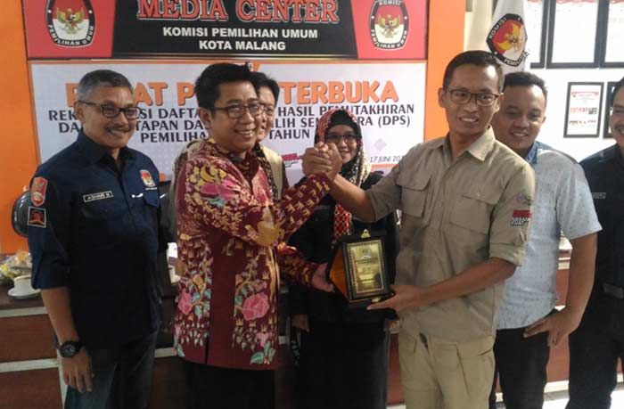 Jelang Coblosan, Dua Senator Tinjau Kesiapan KPUD Kota Malang Jelang Coblosan, Dua Senator Tinjau Kesiapan KPUD Kota Malang