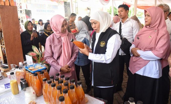 Tinjau Bursa Jamu Materia Medica Batu, Gubernur Khofifah Dorong Produk Herbal UMKM Jatim Go Global Tinjau Bursa Jamu Materia Medica Batu, Gubernur Khofifah Dorong Produk Herbal UMKM Jatim Go Global