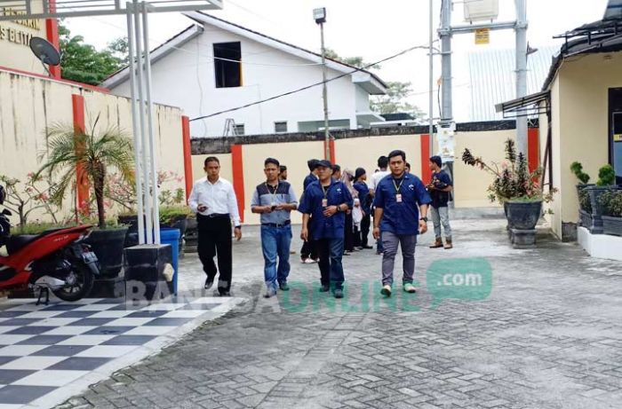 Berharap Trijanto Jadi Tahanan Kota, Ratusan Orang Ajukan Diri sebagai Penjamin Berharap Trijanto Jadi Tahanan Kota, Ratusan Orang Ajukan Diri sebagai Penjamin