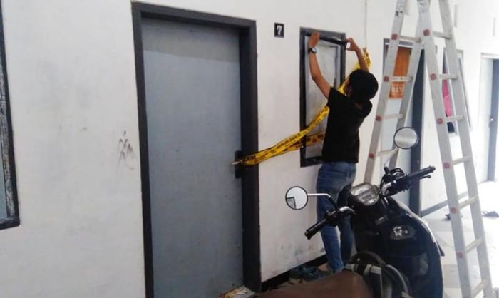 Heboh, Mayat Mahasiswa Polije Membusuk Dalam Kamar Kos di Jember Heboh, Mayat Mahasiswa Polije Membusuk Dalam Kamar Kos di Jember