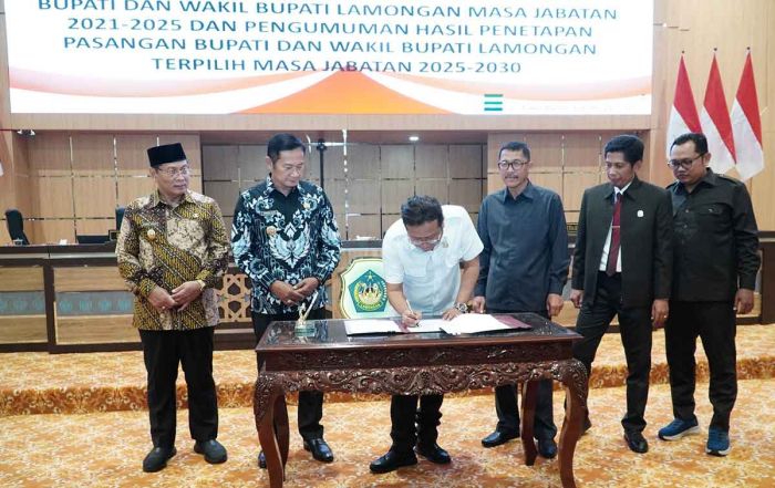 DPRD Lamongan Umumkan Pengusulan Penetapan Kepala Daerah Terpilih Periode 2025-2030 DPRD Lamongan Umumkan Pengusulan Penetapan Kepala Daerah Terpilih Periode 2025-2030