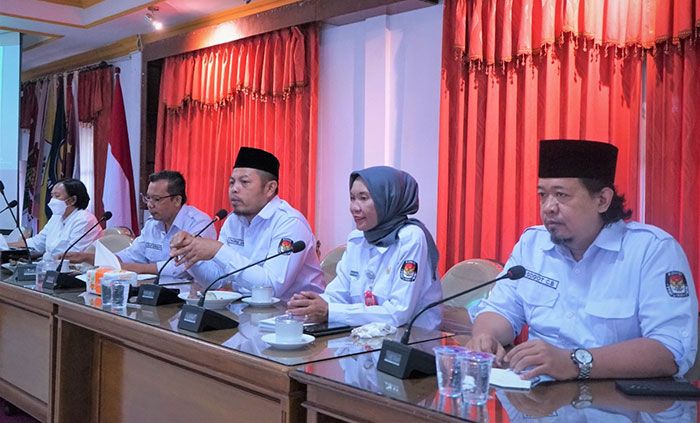 Bentuk Helpdesk, KPU Jatim Siap Layani Parpol Calon Peserta Pemilu 2024 Bentuk Helpdesk, KPU Jatim Siap Layani Parpol Calon Peserta Pemilu 2024