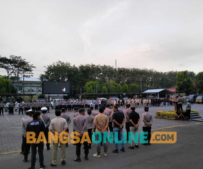 Apel Pengamanan Iduladha 1446H, Wakapolres Pasuruan Ingatkan Kerawanan Kamtibmas Apel Pengamanan Iduladha 1446H, Wakapolres Pasuruan Ingatkan Kerawanan Kamtibmas