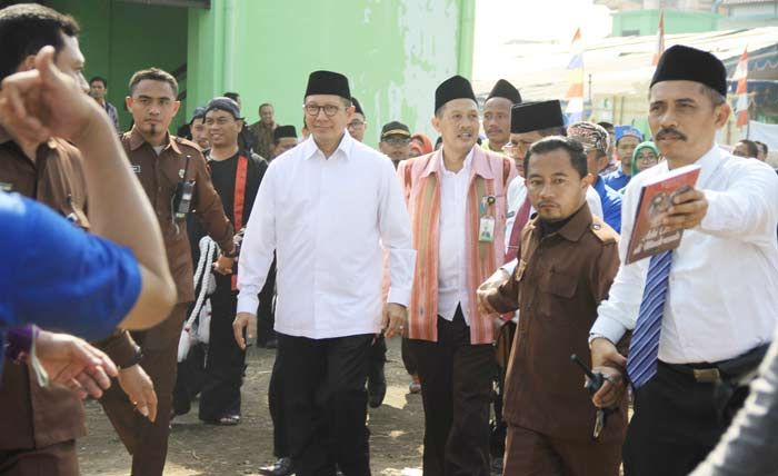 Menag Ajak Penyuluh Agama Tingkatkan Kualitas Keagamaan Masyarakat di Jatim Menag Ajak Penyuluh Agama Tingkatkan Kualitas Keagamaan Masyarakat di Jatim