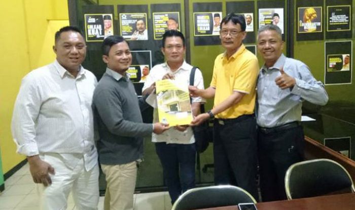 Golkar Gresik Serahkan Hasil Penjaringan dan Survei Bacabup Golkar Gresik Serahkan Hasil Penjaringan dan Survei Bacabup