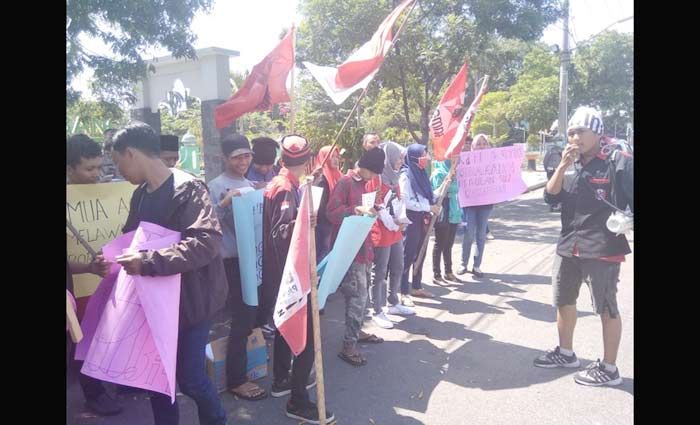 GMNI Pasuruan Turun ke Jalan Serukan Lawan Terorisme GMNI Pasuruan Turun ke Jalan Serukan Lawan Terorisme