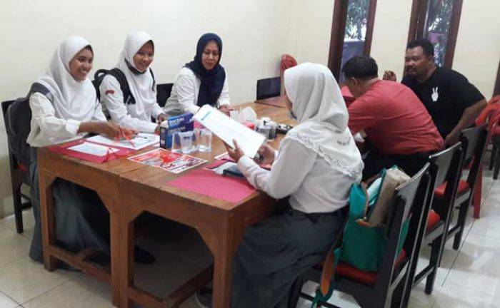 Ekonomi Sulit, Pelajar di Gresik Rame-rame Tidak Kuliah Ekonomi Sulit, Pelajar di Gresik Rame-rame Tidak Kuliah