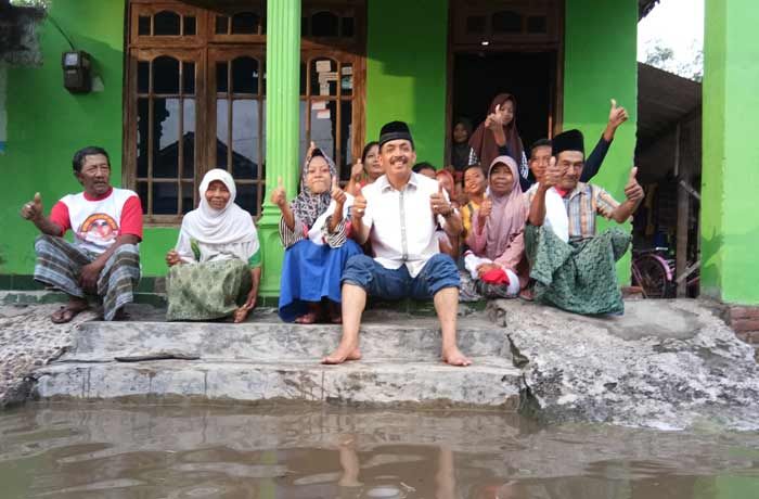 Terjang Banjir, Gus Syaf Sambangi dan Santuni Warga Terdampak di Desa Gondang Manis