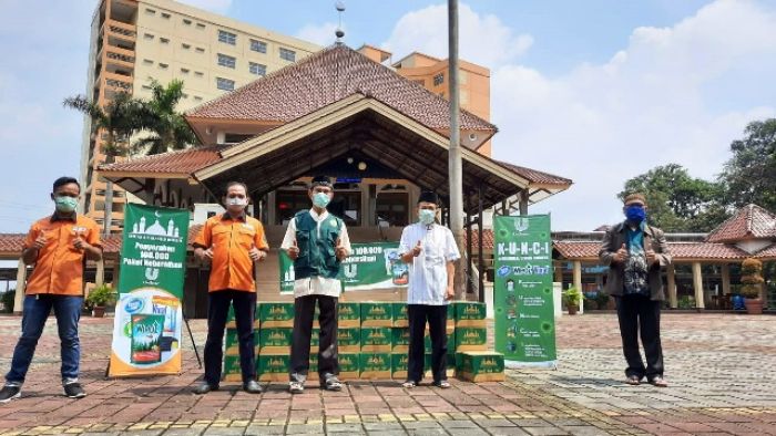 Unilever Indonesia Bersama DMI Jaga Kebersihan 100.000 Masjid Unilever Indonesia Bersama DMI Jaga Kebersihan 100.000 Masjid