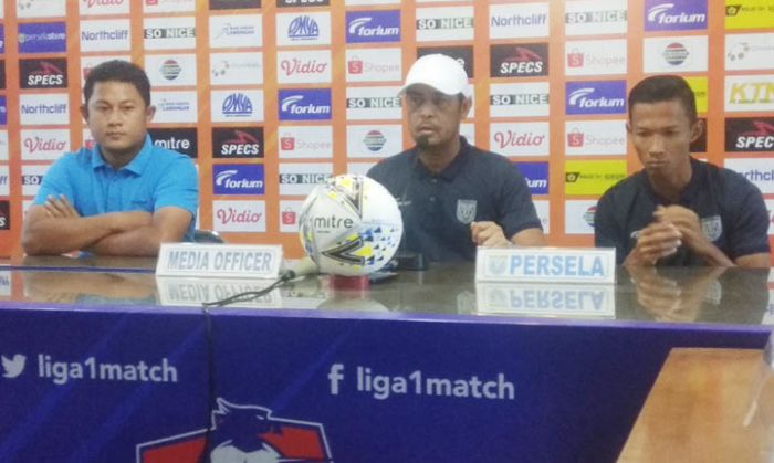 Hadapi Arema, Persela Berambisi Raih Kemenangan Agar Bisa Keluar Zona Degradasi Hadapi Arema, Persela Berambisi Raih Kemenangan Agar Bisa Keluar Zona Degradasi