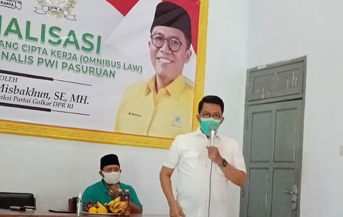 Gandeng Jurnalis, Anggota Komisi XI DPR RI Sosialisasikan UU Cipta Kerja di Pasuruan