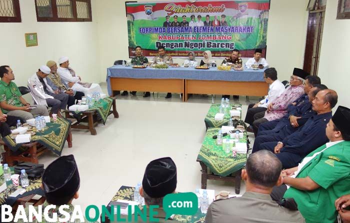 Sikapi Pembakaran Bendera HTI di Garut, Ini Hasil Pertemuan Forkopimda dan Ormas di Jombang Sikapi Pembakaran Bendera HTI di Garut, Ini Hasil Pertemuan Forkopimda dan Ormas di Jombang
