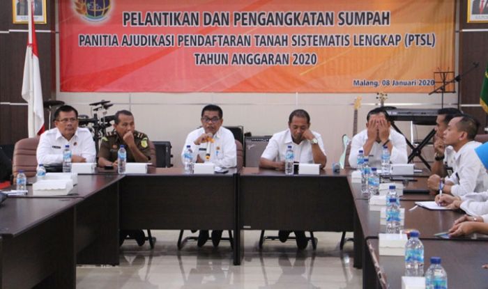 Usai Dilantik, Tim Ajudifikasi Panitia PTSL Dapat Pembekalan Usai Dilantik, Tim Ajudifikasi Panitia PTSL Dapat Pembekalan