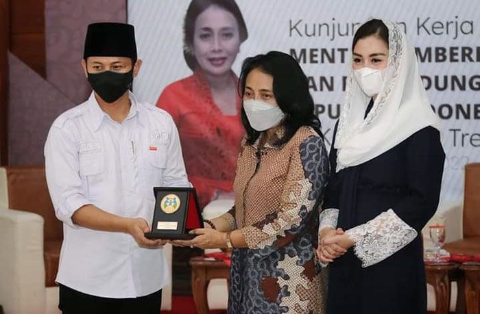 Apresiasi Program Pemkab Trenggalek, Menteri PPPA: Sepeda Keren Bisa Jadi Inspirasi Kabupaten Lain Apresiasi Program Pemkab Trenggalek, Menteri PPPA: Sepeda Keren Bisa Jadi Inspirasi Kabupaten Lain