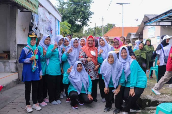 Tekan Angka Stunting, Wabup Gresik Intens Turun Tinjau Masyarakat Tekan Angka Stunting, Wabup Gresik Intens Turun Tinjau Masyarakat