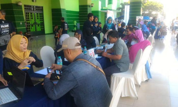 Ingatkan Wajib Pajak Lapor SPT Tahunan, DJP Jatim II Gelar Spectaxcular Ingatkan Wajib Pajak Lapor SPT Tahunan, DJP Jatim II Gelar Spectaxcular