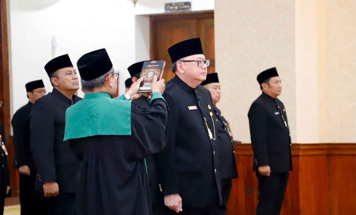 Harapan Adhy Karyono saat Lantik Bobby Soemiarsono Jadi Pj Sekdaprov Jatim Harapan Adhy Karyono saat Lantik Bobby Soemiarsono Jadi Pj Sekdaprov Jatim