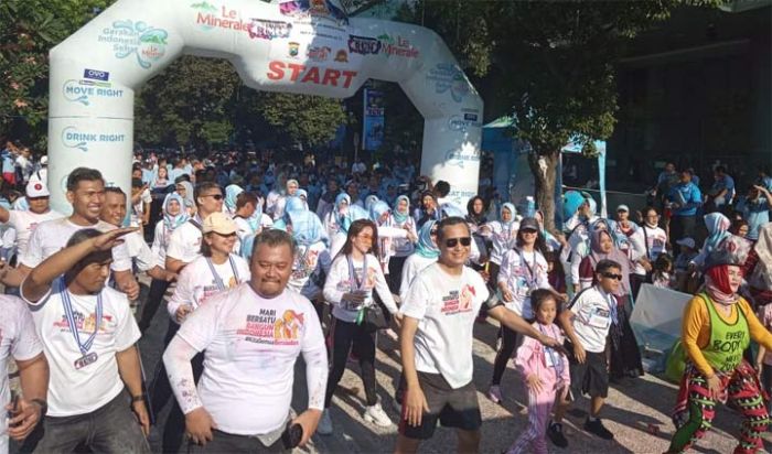 Polres Jember Ajak Masyarakat Kembali Bersat Lewat Fun Colour Run Sejauh 5 Kilometer Polres Jember Ajak Masyarakat Kembali Bersat Lewat Fun Colour Run Sejauh 5 Kilometer