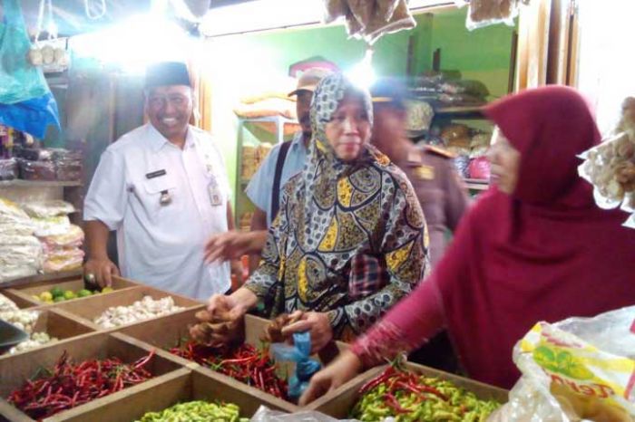 Harga Sembako di Pasar Tambakboyo Terpantau Stabil