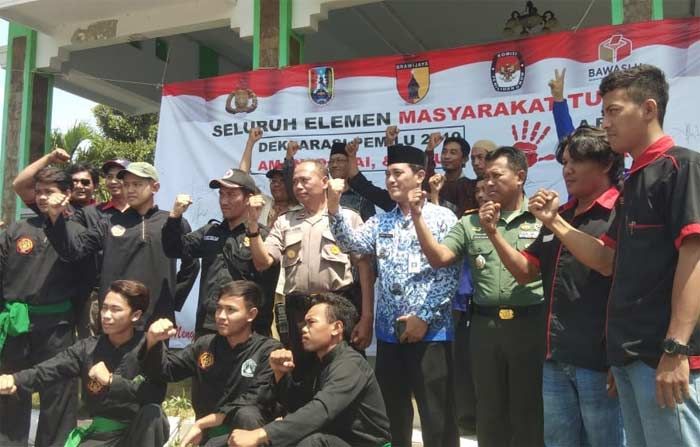 Polsek Senori Gelar Deklarasi Pemilu Damai Bersama Perwakilan Parpol Polsek Senori Gelar Deklarasi Pemilu Damai Bersama Perwakilan Parpol