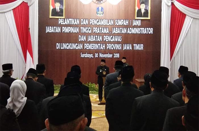 Pakde Karwo Lantik 1.017 Pejabat Pemprov Jatim