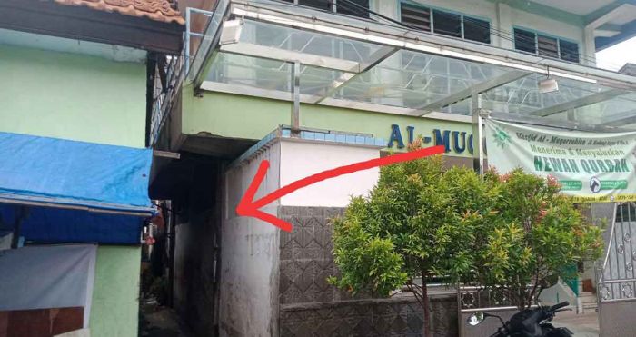 Penggerebekan Penyalur PRT Ilegal di Surabaya: 3 Orang Ditangkap, Diduga Terlibat Narkoba Penggerebekan Penyalur PRT Ilegal di Surabaya: 3 Orang Ditangkap, Diduga Terlibat Narkoba