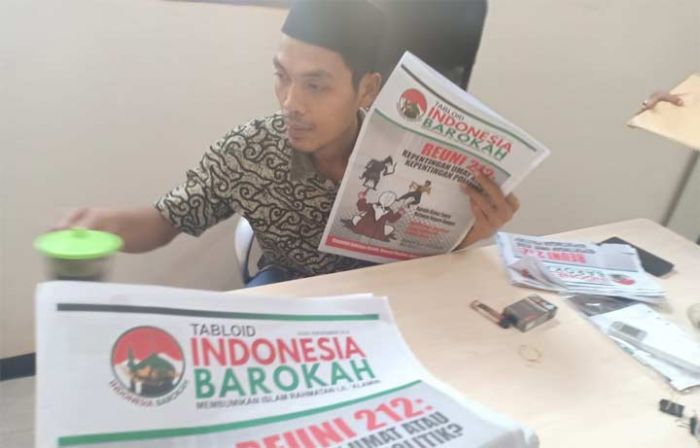 Tabloid Barokah Indonesia Sempat Beredar di Masjid dan Ponpes Tuban, Kini Diamankan Bawaslu Tabloid Barokah Indonesia Sempat Beredar di Masjid dan Ponpes Tuban, Kini Diamankan Bawaslu
