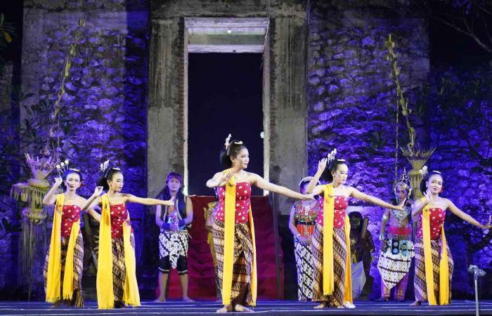 Lewat Pertunjukan Kolosal, Pemkab Kediri Dukung Pelestarian Seni Tradisional Lewat Pertunjukan Kolosal, Pemkab Kediri Dukung Pelestarian Seni Tradisional