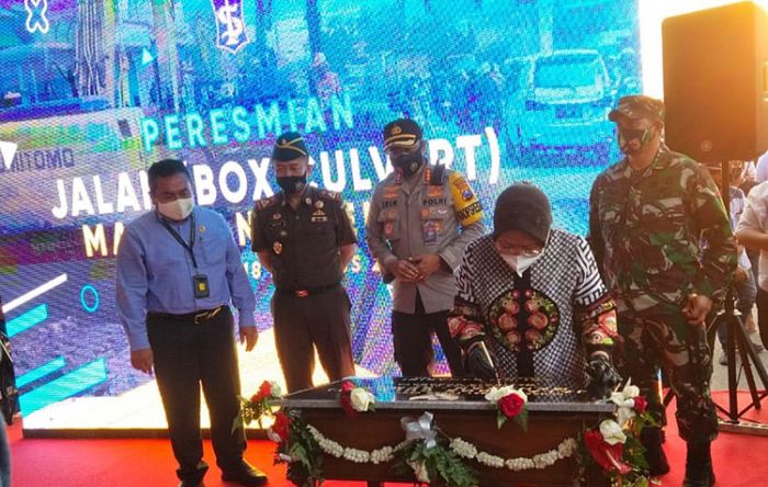 Urai Kemacetan hingga Tingkatkan Ekonomi Warga, Wali Kota Risma Resmikan Box Culvert Manukan-Sememi Urai Kemacetan hingga Tingkatkan Ekonomi Warga, Wali Kota Risma Resmikan Box Culvert Manukan-Sememi